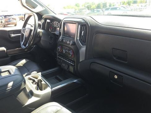 Used 2025 Chevrolet Silverado 1500 LT Trail Boss w/ Convenience Package II AWD/4WD image 6