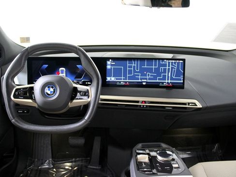 Used 2023 BMW iX xDrive50 w/ Sport Package image 43