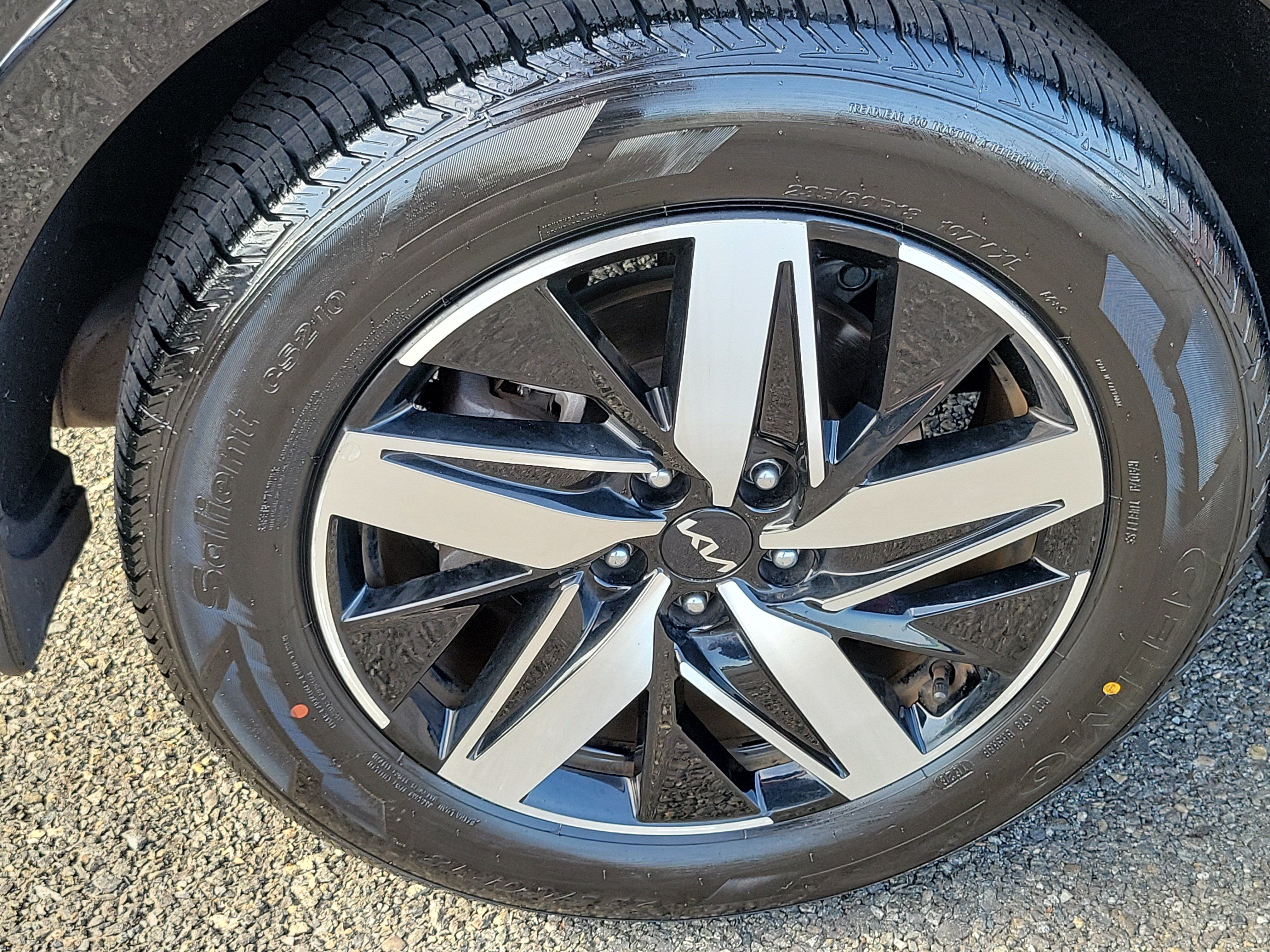 Used 2023 Kia Sorento S FWD image 24