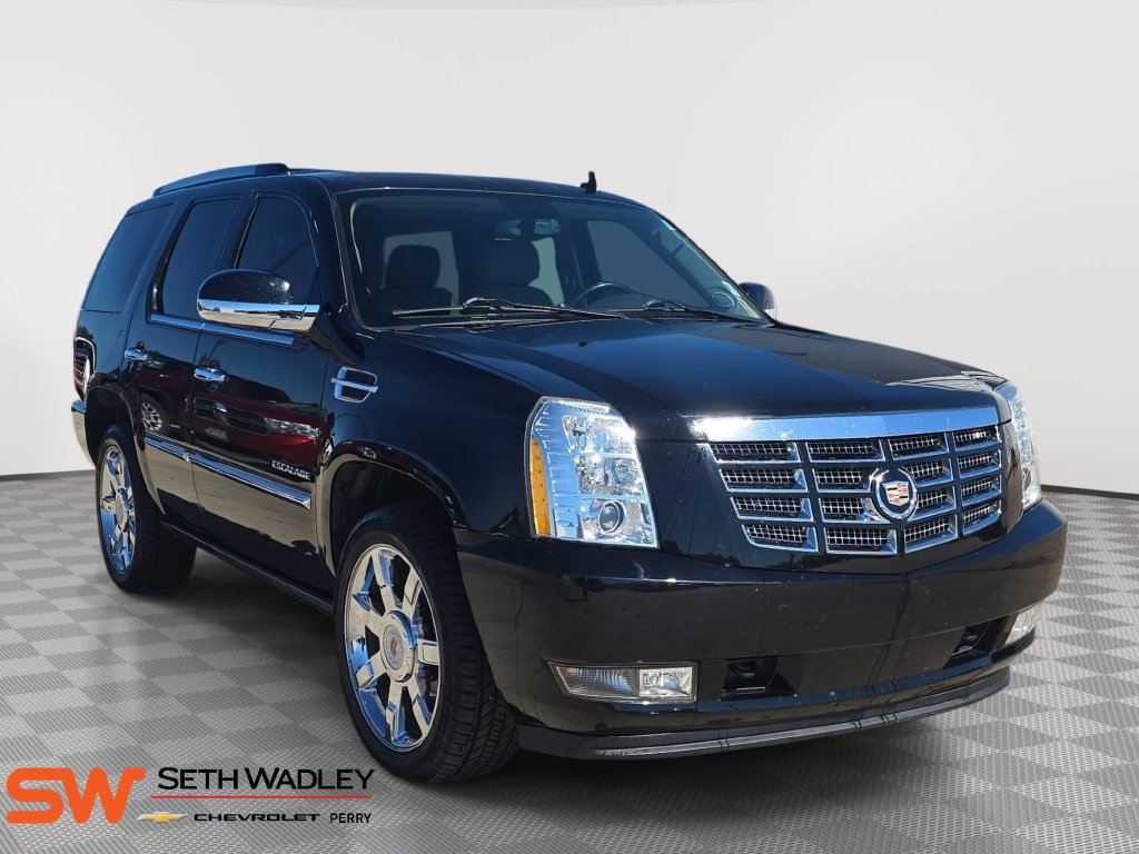 Used 2013 Cadillac Escalade Luxury AWD/4WD image 1