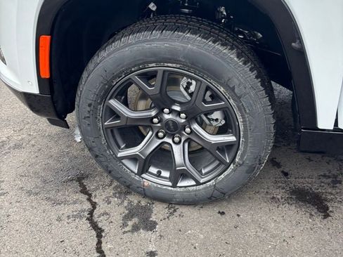 New 2026 Jeep Grand Wagoneer Limited image 25