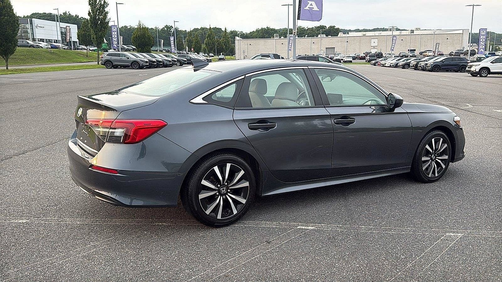 Used 2024 Honda Civic EX image 5