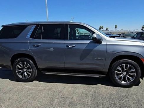 Used 2022 Chevrolet Tahoe LT w/ Luxury Package AWD/4WD image 9