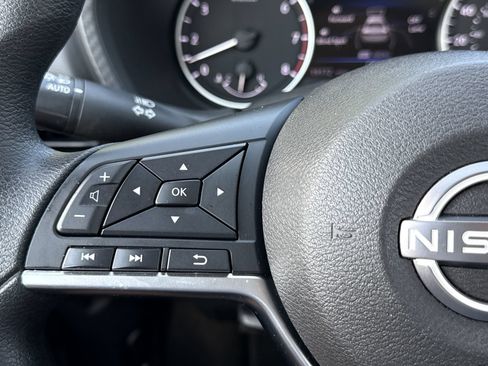 Used 2025 Nissan Sentra SV FWD image 19