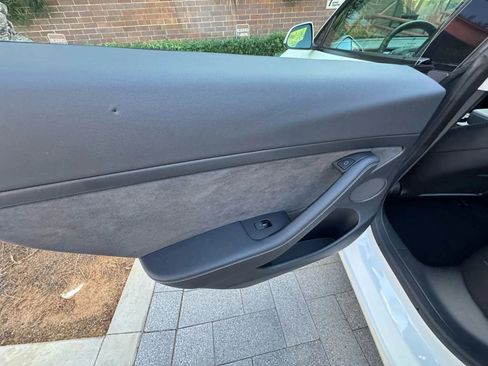 Used 2023 Tesla Model 3 Standard Range image 25