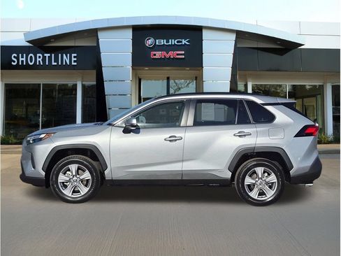Used 2025 Toyota RAV4 XLE w/ Convenience Package AWD/4WD image 6