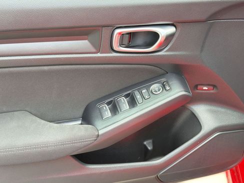 Used 2025 Honda Civic Sport image 13