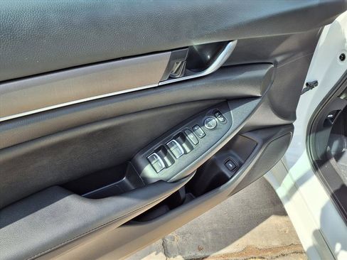Used 2022 Honda Accord LX image 17