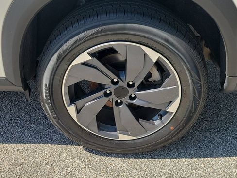 Used 2025 Nissan Rogue SV FWD image 5