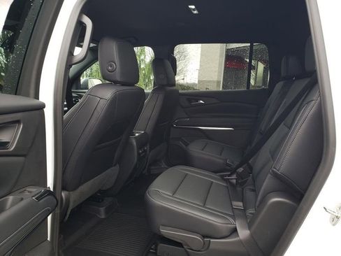 New 2026 Chevrolet Traverse LT w/ Driver Confidence Package AWD/4WD image 8