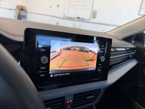 Used 2025 Volkswagen Jetta SE image 17