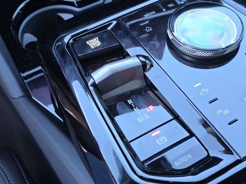 New 2025 BMW 530i w/ Premium Package image 28