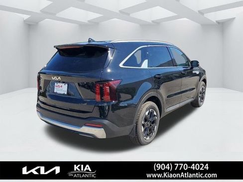 New 2025 Kia Sorento S FWD image 3