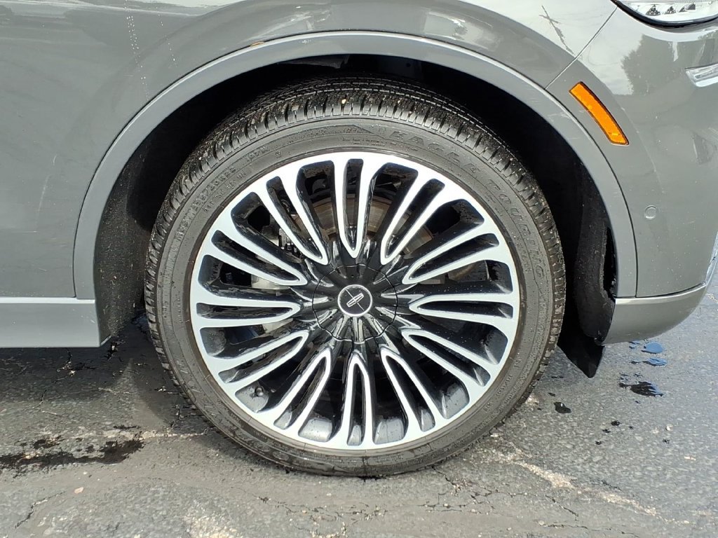 Used 2024 Lincoln Aviator Black Label AWD/4WD image 9