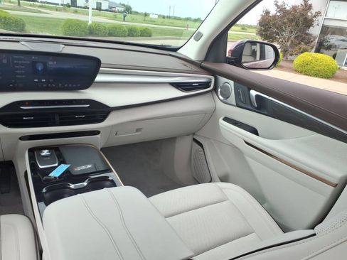 Used 2025 Buick Enclave Avenir w/ Super Cruise Package FWD image 14