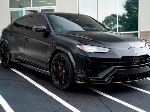 Used 2024 Lamborghini Urus Performante AWD/4WD image 8