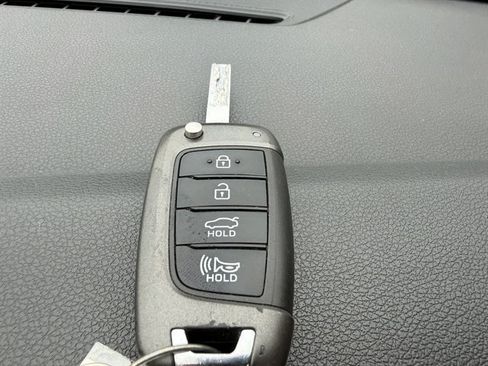Used 2019 Hyundai Accent SE FWD image 38