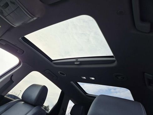 Used 2021 Buick Enclave Premium w/ Sun and Sites Package image 6