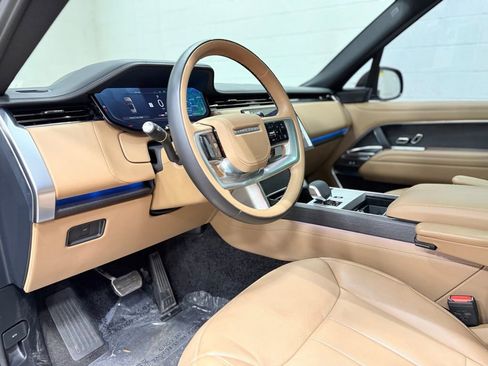 Used 2025 Land Rover Range Rover Long Wheelbase SE AWD/4WD image 29