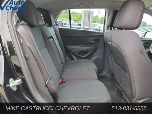Used 2020 Chevrolet Trax LS AWD/4WD image 26