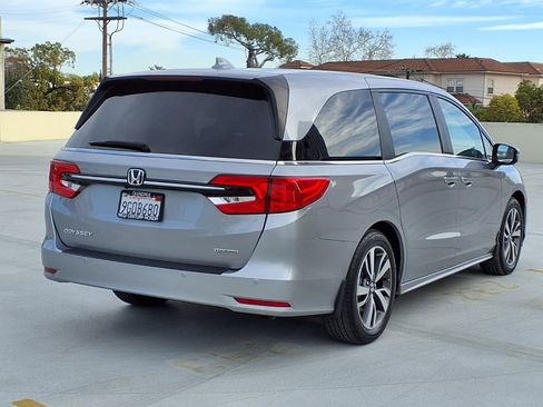 Used 2023 Honda Odyssey Touring image 4