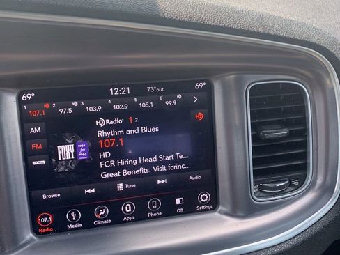 Used 2019 Dodge Charger GT RWD image 18