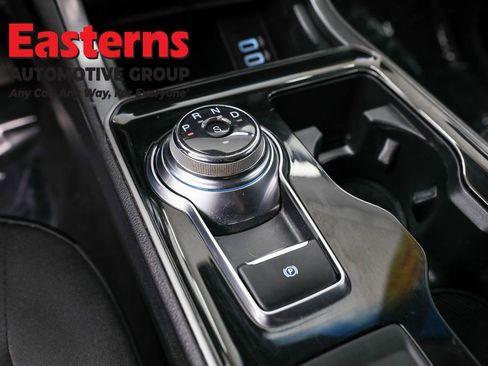 Used 2020 Ford Edge SE image 13