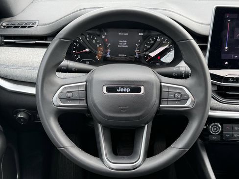 Used 2024 Jeep Compass Latitude AWD/4WD image 15