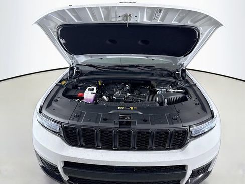 New 2025 Jeep Grand Cherokee L Limited image 31