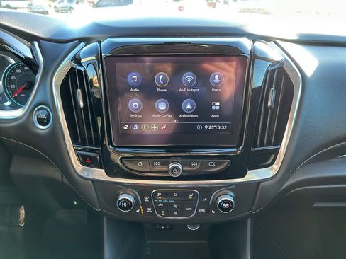 Used 2020 Chevrolet Traverse LT image 28