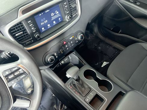 Used 2020 Kia Sorento LX w/ LX I4 Convenience Package image 23
