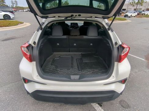 Used 2021 Toyota C-HR LE image 34