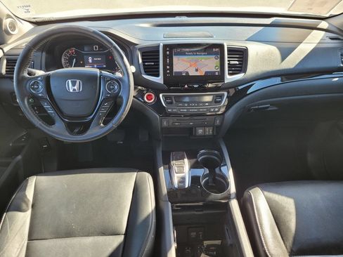 Used 2018 Honda Pilot Touring image 14