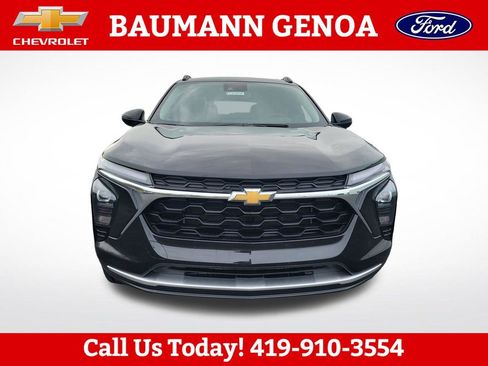 Used 2025 Chevrolet Trax LT w/ LT Convenience Package FWD image 11