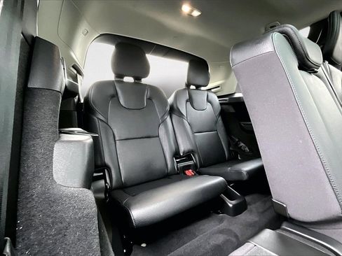 Used 2024 Volvo XC90 B6 Plus image 26