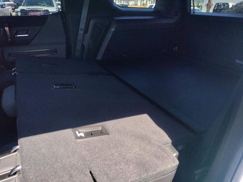 New 2025 GMC Hummer EV 3X image 40