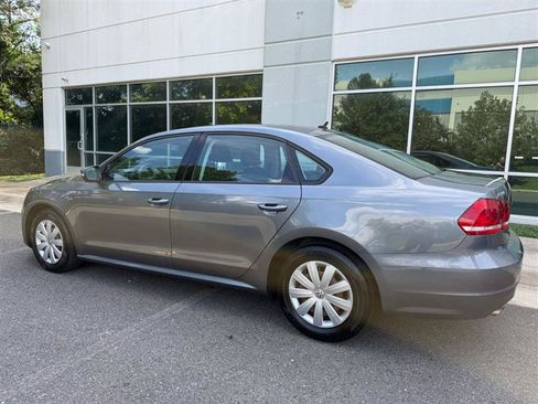 Used 2013 Volkswagen Passat 2.5 S FWD image 6