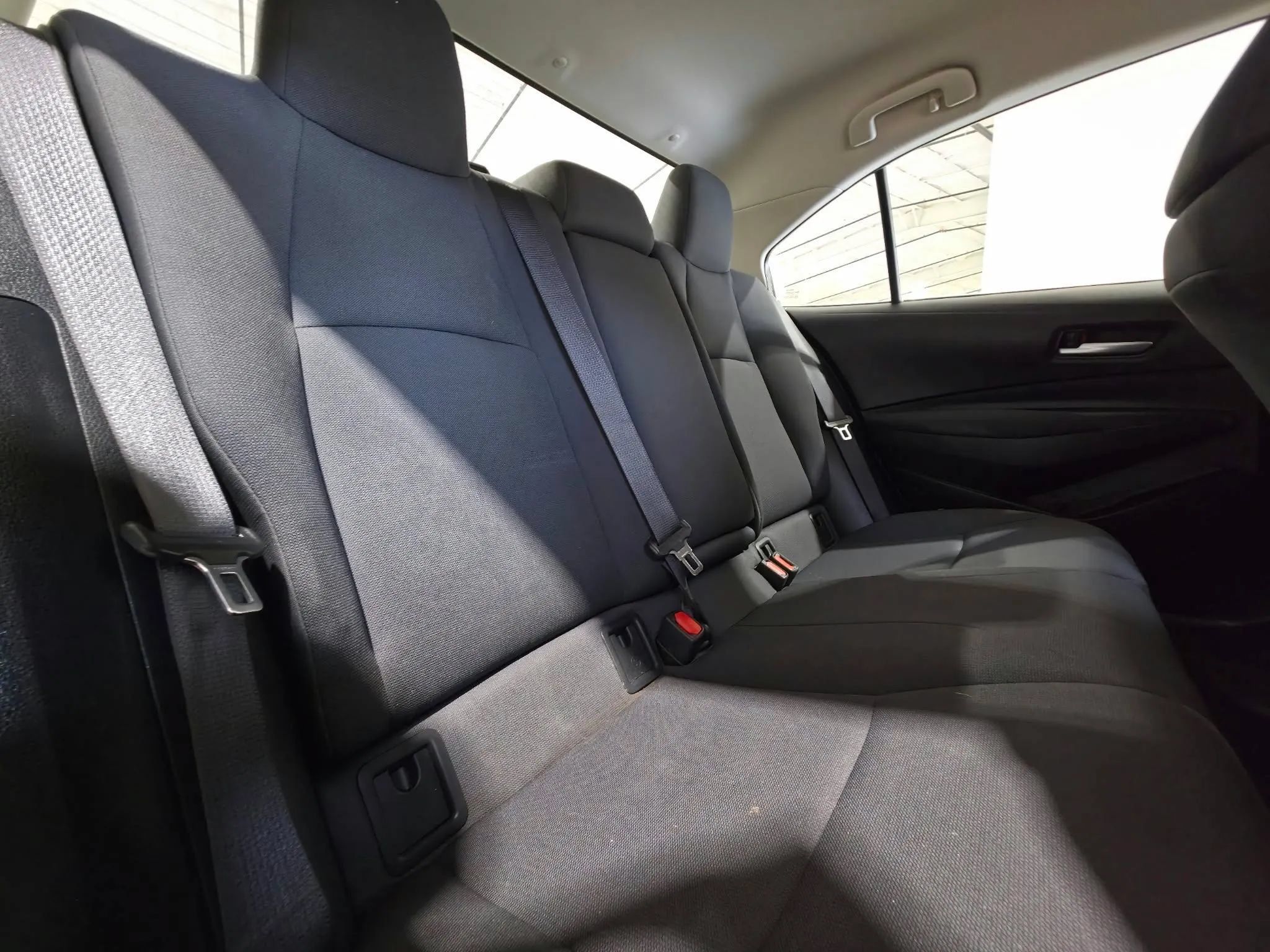 Used 2021 Toyota Corolla LE w/ Carpet Mat Package (TMS) FWD image 15