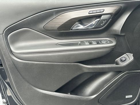 Used 2022 GMC Terrain SLT w/ Infotainment Package II image 14