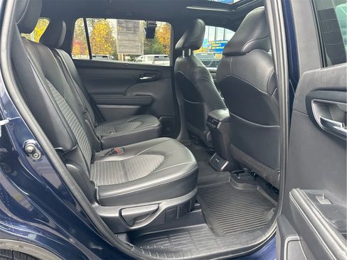 Used 2021 Toyota Highlander XSE image 14