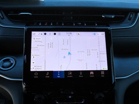 New 2025 Jeep Grand Cherokee Limited image 23