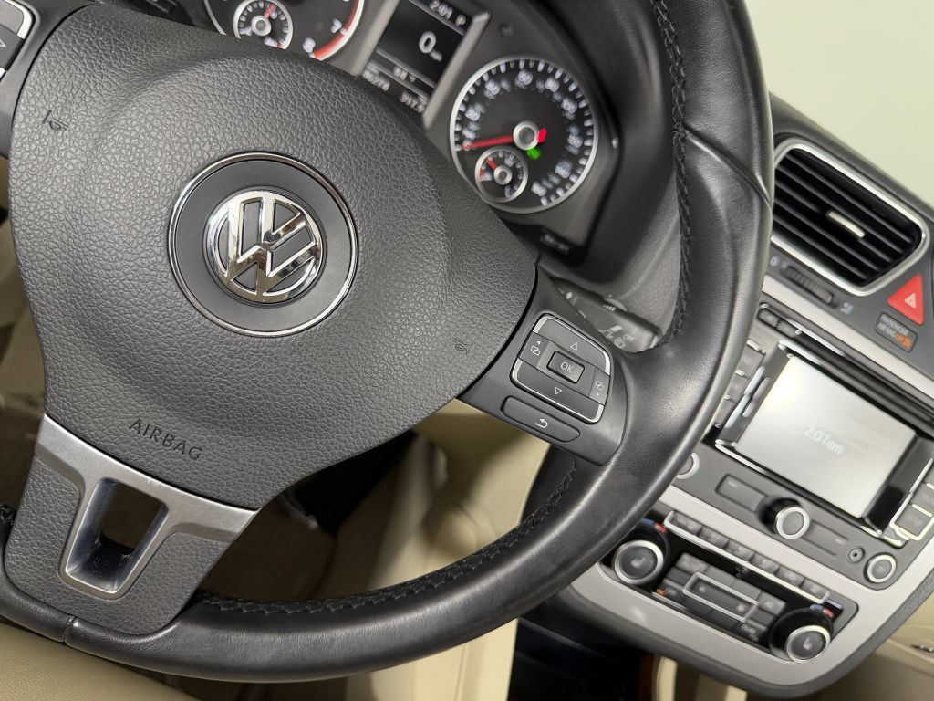Used 2012 Volkswagen Eos Lux FWD image 39