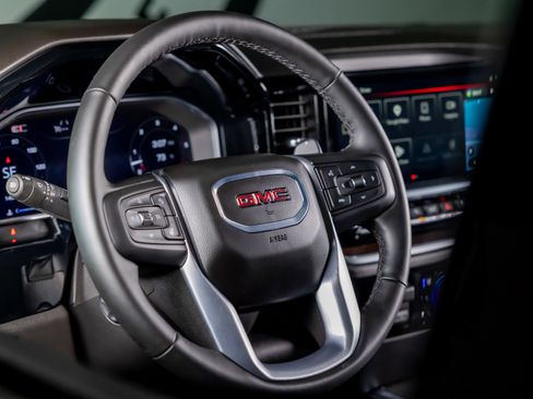 Used 2026 GMC Sierra 1500 SLT AWD/4WD image 31