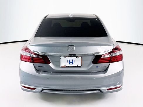 Used 2017 Honda Accord Touring image 6