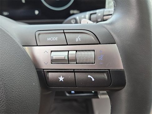 Used 2024 Hyundai Kona Limited image 28