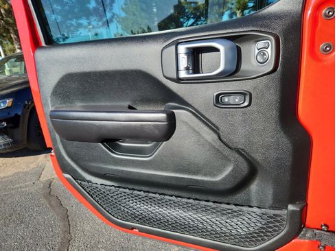 Used 2020 Jeep Wrangler Sport image 13