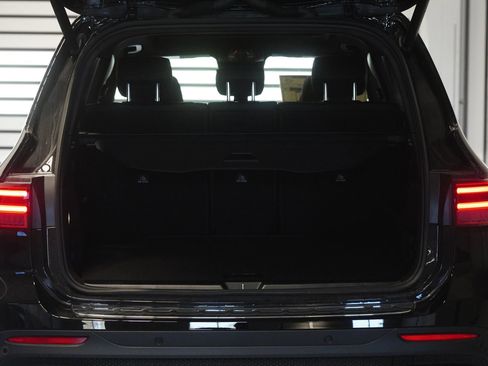 New 2026 Mercedes-Benz GLB 250 4MATIC image 32