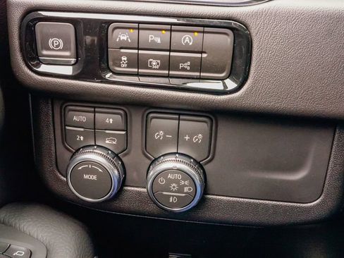 New 2026 GMC Yukon XL Denali w/ Sun & Power Step Package image 16