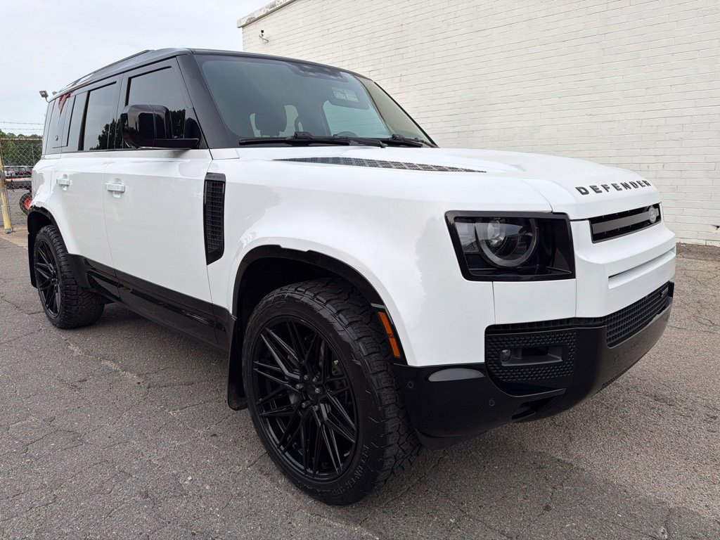 Used 2023 Land Rover Defender 110 X-Dynamic SE AWD/4WD image 8