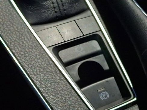 Certified 2021 Toyota Avalon XSE FWD image 28